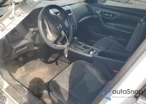 2015 Nissan Altima 2.5 z USA, uszkodzony, nr VIN 1N4AL3AP8FN387553